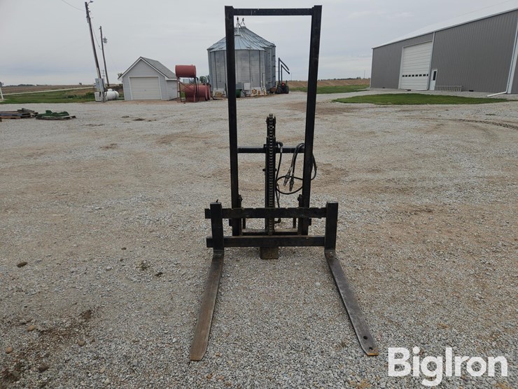 gnuse-3-pt-forklift-image-2