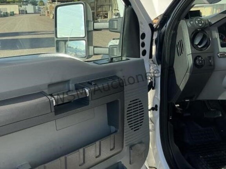 2016-ford-f550-image-27