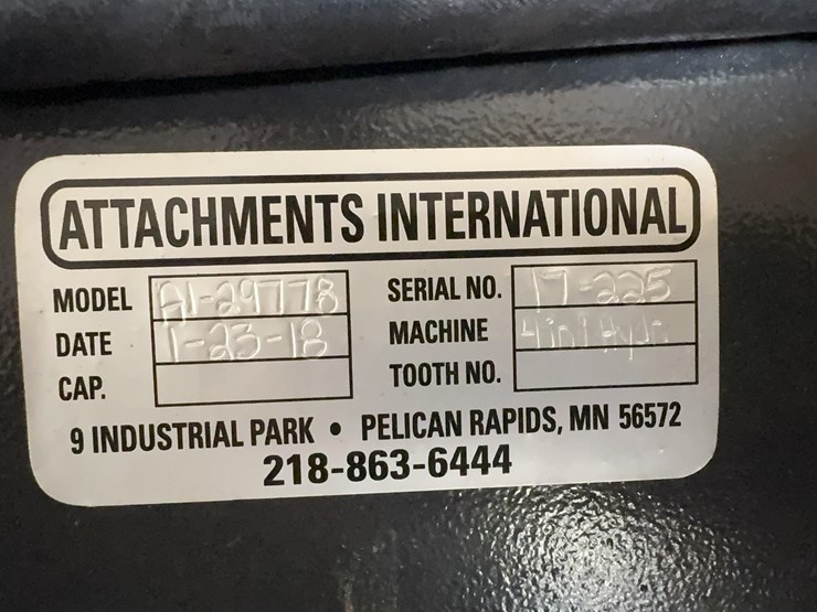 attachments-international-split-bucket-image-4