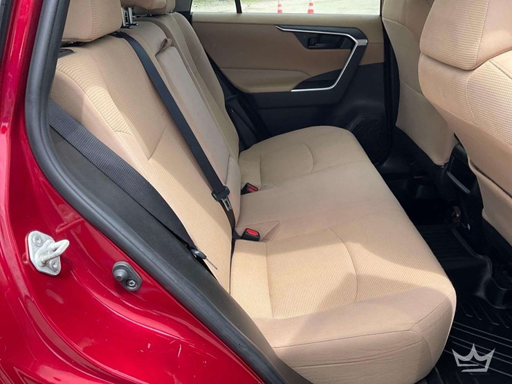 2019-toyota-rav4-image-24