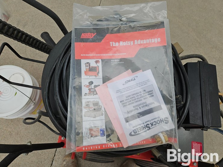 hotsy-555ss-hot-water-pressure-washer-image-20