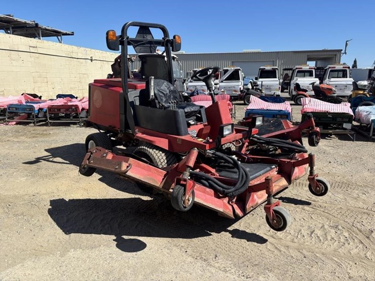 2009-toro-groundsmaster-4100d-image-2