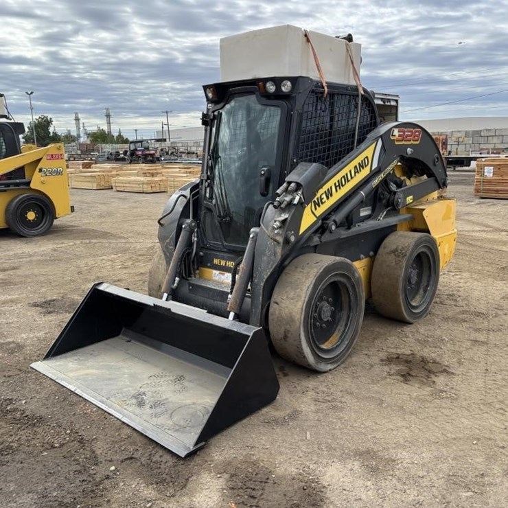 2021 NEW HOLLAND L328