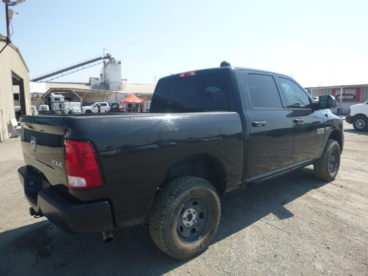 2016-dodge-1500-image-3