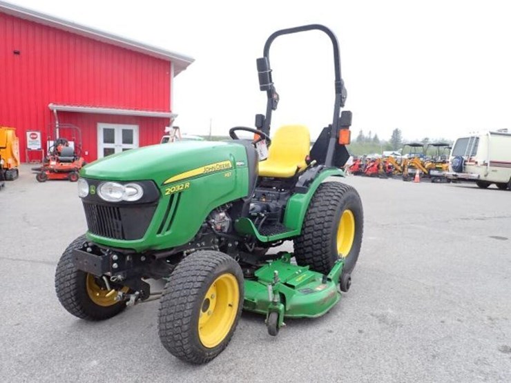 john-deere-200-image-1