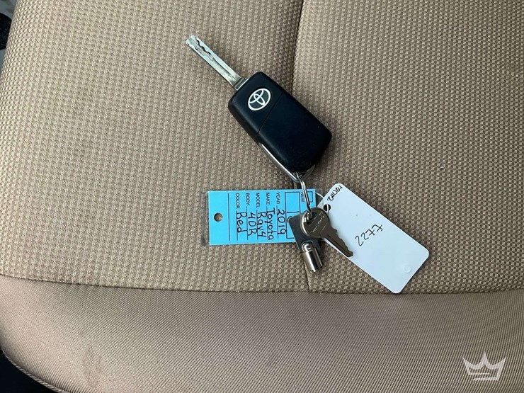 2019-toyota-rav4-image-36
