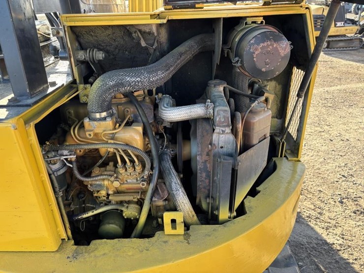 komatsu-pc28uu-image-34