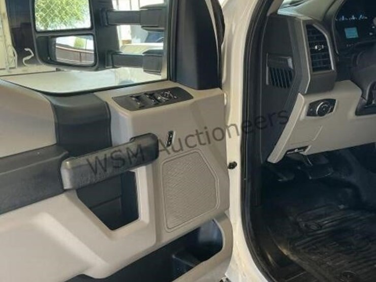 2017-ford-f550-image-26