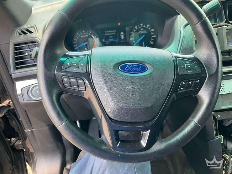 2017-ford-explorer-image-14