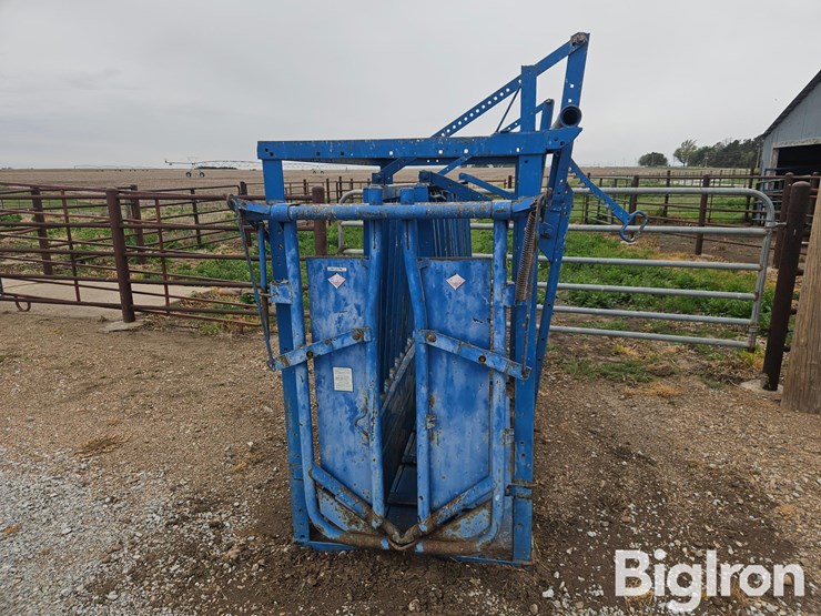 priefert-model-85-cattle-chute-w/-head-gate-image-2