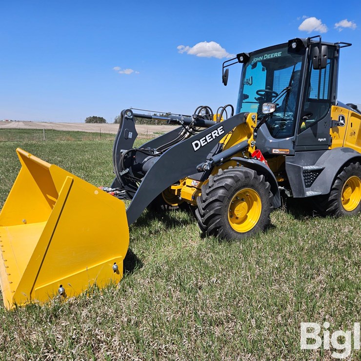 2021 DEERE 324L