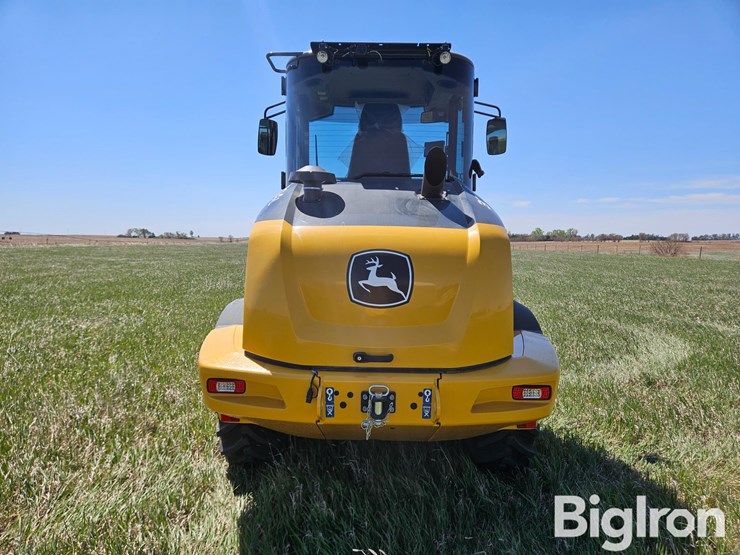 2021-deere-324l-image-6