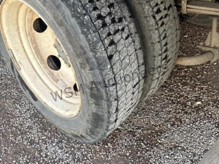 2007-mitsubishi-fe140-fuso-f/b-image-11