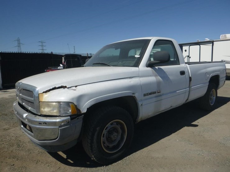 1999-dodge-ram-1500-image-1