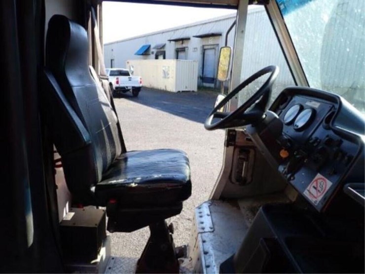 2008-freightliner-mt55-image-24