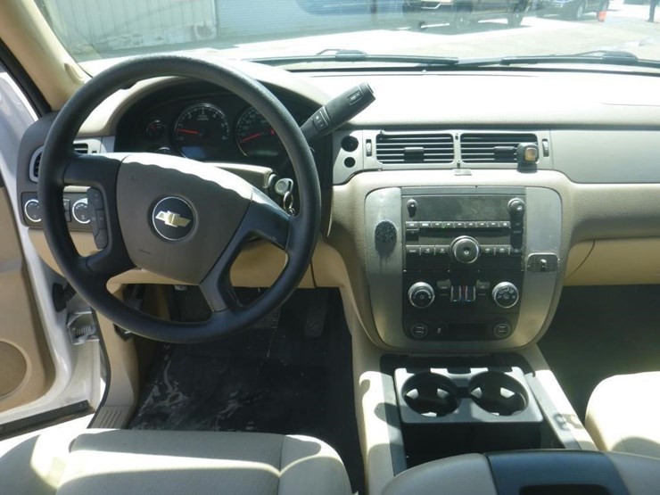 2013-chevrolet-tahoe-image-9