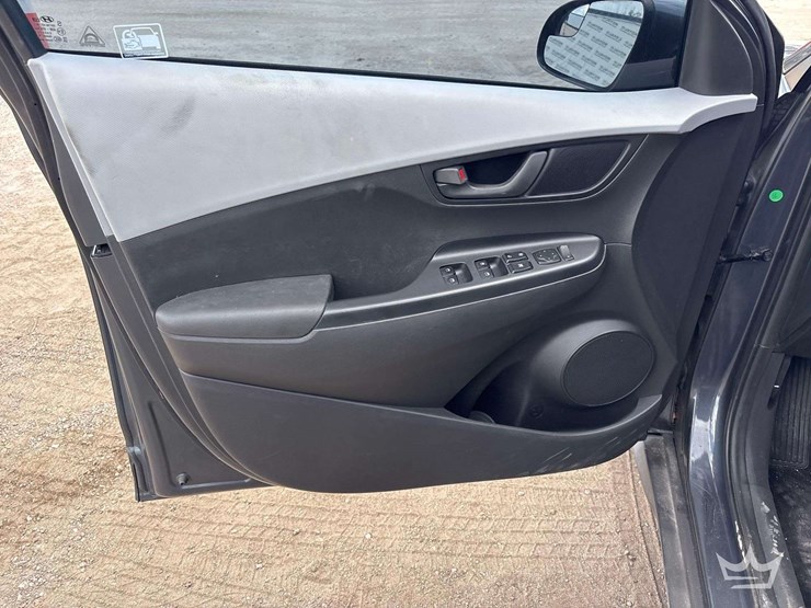 2019-hyundai-kona-sedan-image-6