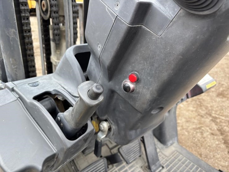 2020-caterpillar-2c6000-image-19