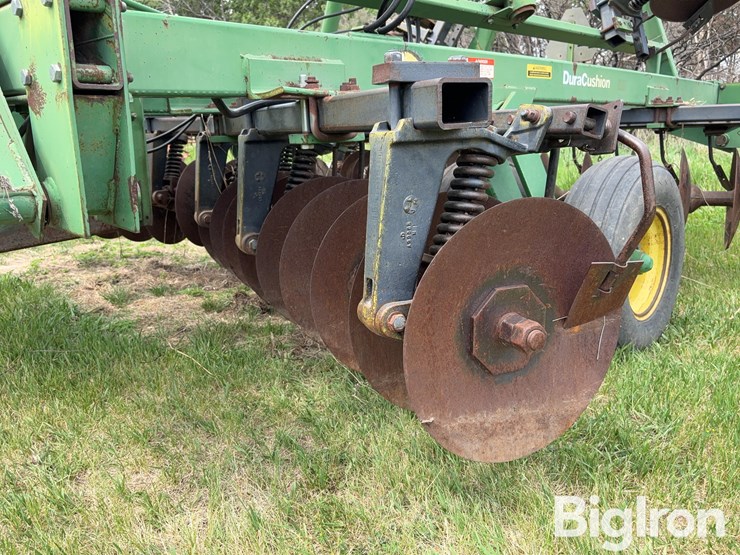 john-deere-235-image-11