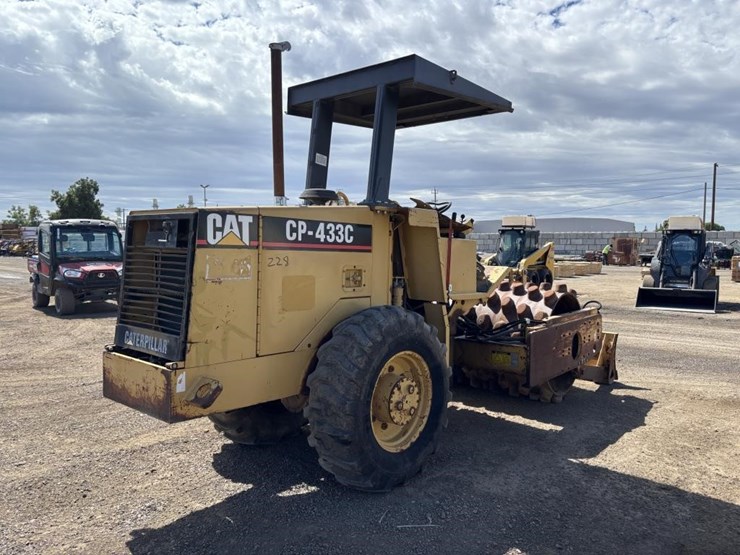 caterpillar-cp-433c-image-3