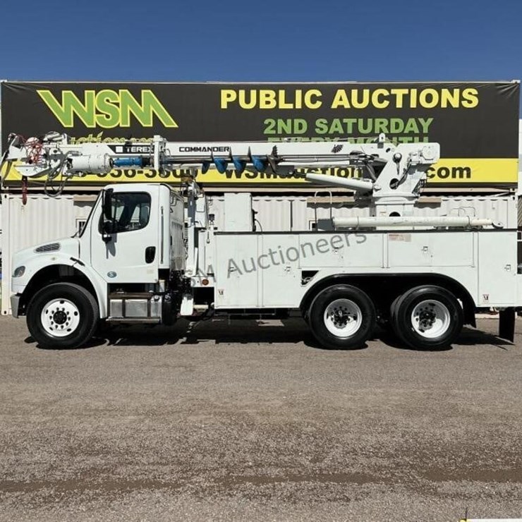 2013 FREIGHTLINER M2 106
