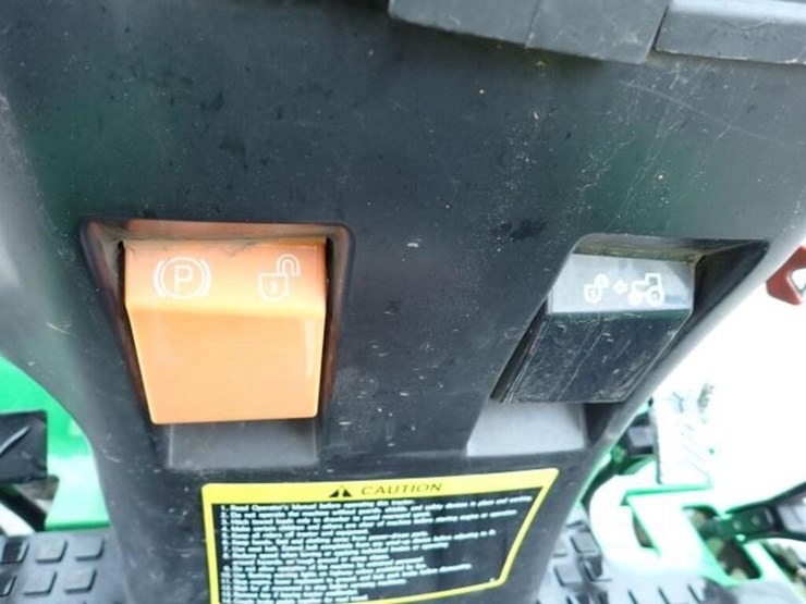 john-deere-200-image-17