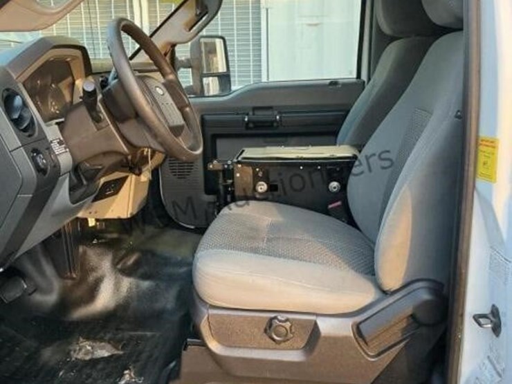 2012-ford-f550-image-28
