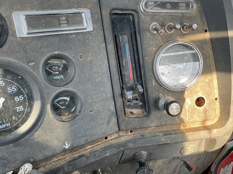 1988-ford-l8000-image-17
