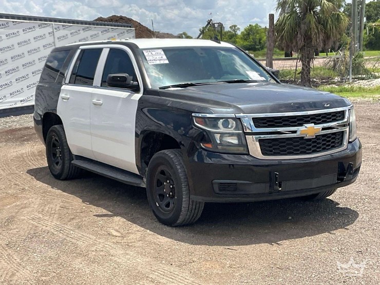 2016-chevrolet-tahoe-image-2