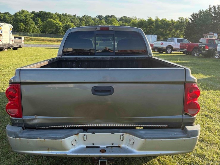 2005-dodge-dakota-image-5
