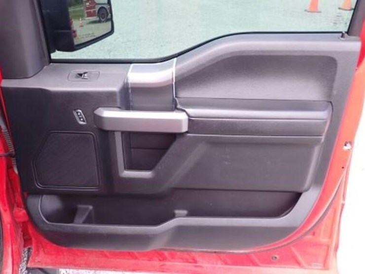 2016-ford-f150-image-40