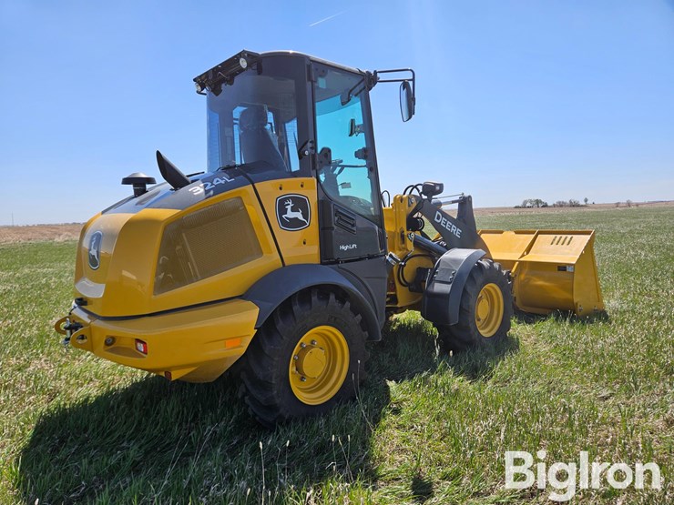 2021-deere-324l-image-5