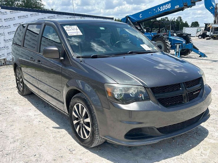 2016-dodge-grand-caravan-image-2