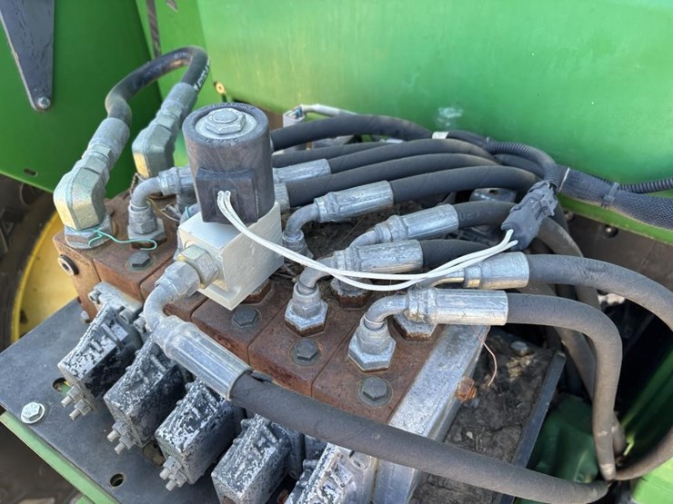 2006-john-deere-7220-image-16