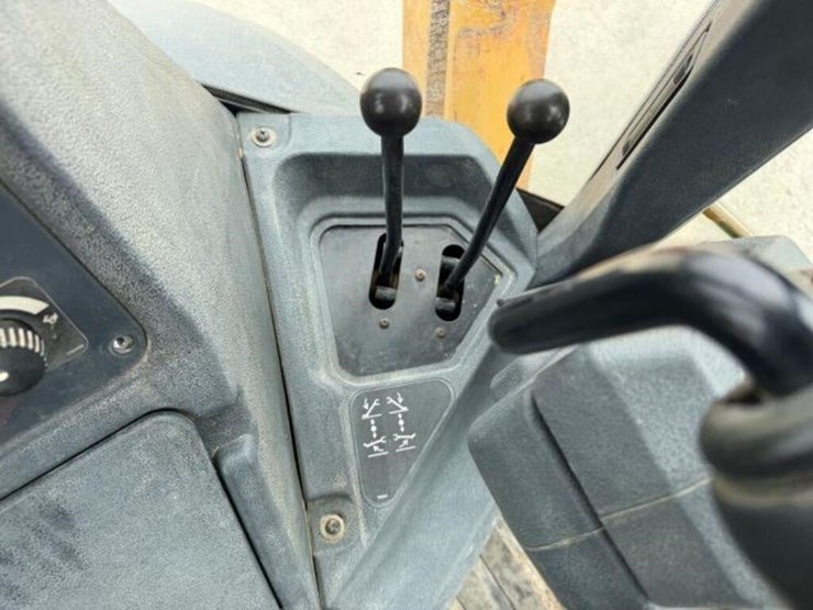 2018-deere-310sl-image-19
