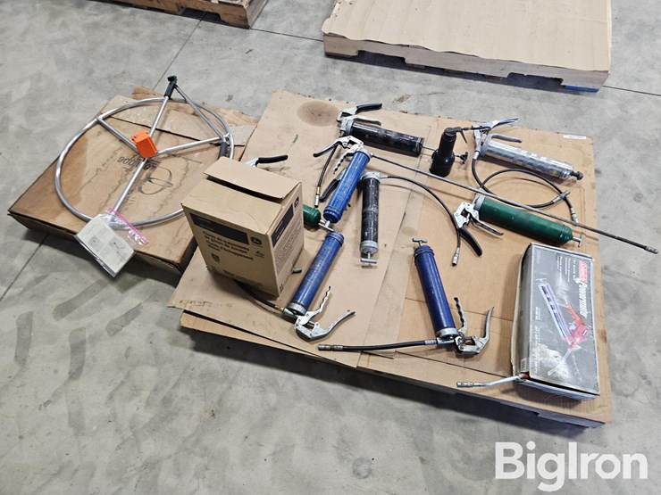 pallet-of-grease-guns-and-other-items-image-4