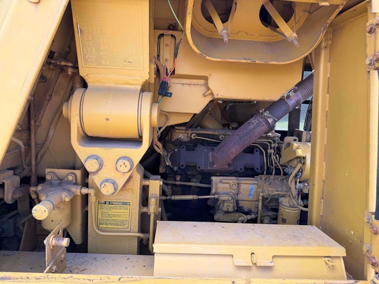 1990-caterpillar-943-image-17