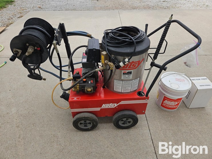 hotsy-555ss-hot-water-pressure-washer-image-12