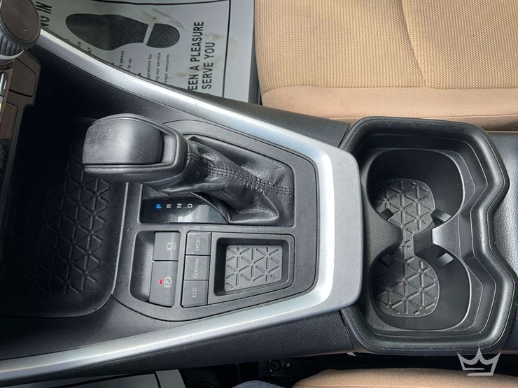 2019-toyota-rav4-image-17