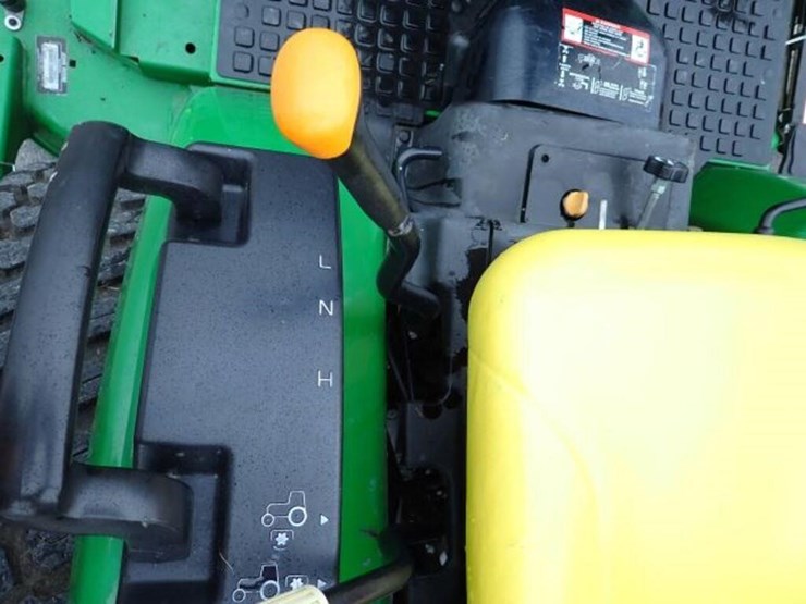 john-deere-200-image-24