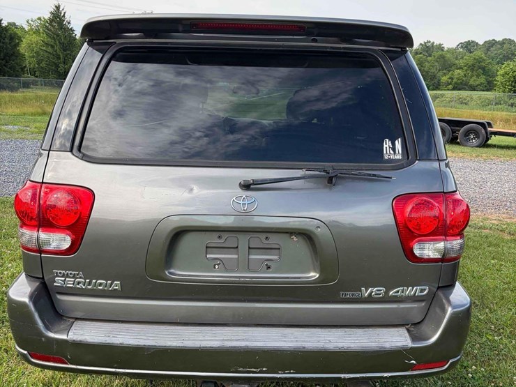 2007-toyota-sequoia-image-4