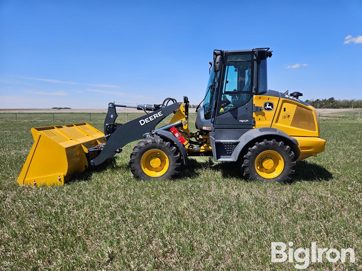 2021-deere-324l-image-8