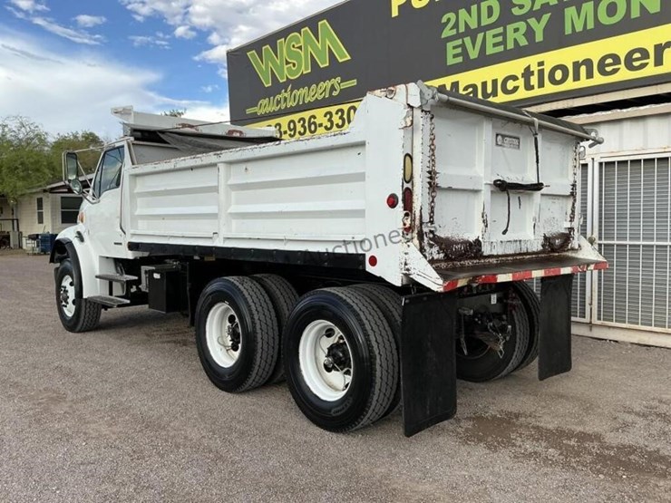 2002-sterling-m8500-image-7