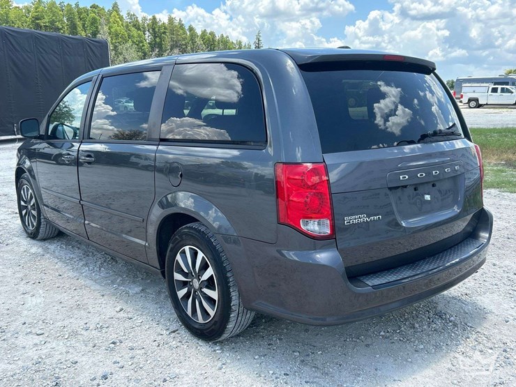 2016-dodge-grand-caravan-image-4