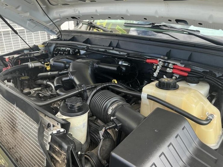 2015-ford-f550-image-15