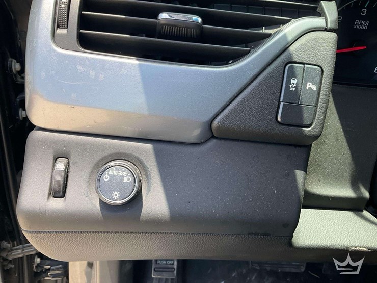 2018-chevrolet-tahoe-image-25