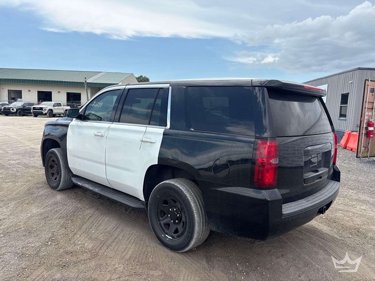2019-chevrolet-tahoe-image-3