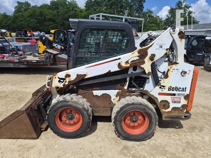 2013-bobcat-s570-image-10