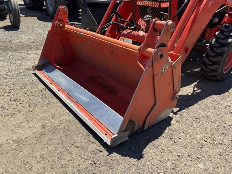 2013-kubota-l3800d-image-10