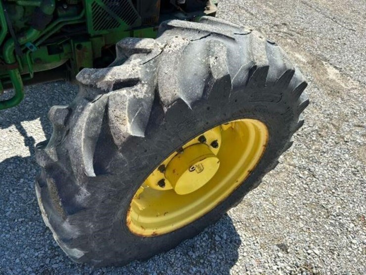 2016-john-deere-5085e-image-55